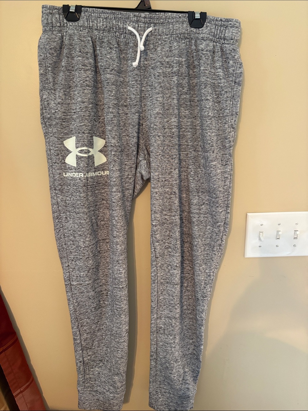 Men’s Under Armour Fitted Joggers Size XL
